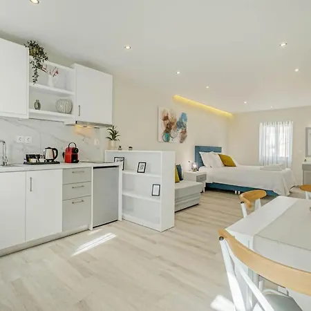 Agisilaos Apartment *